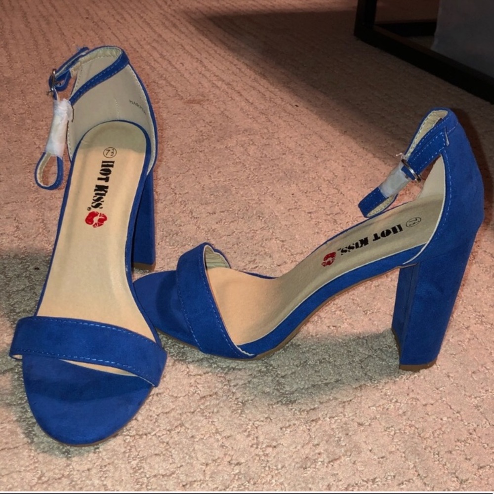 Hot kiss heels NWOB